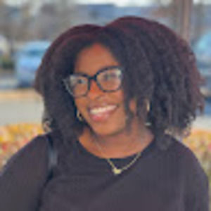 Meet your Posher, Alexis